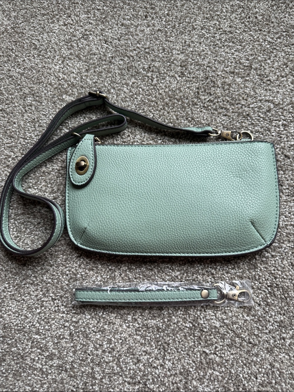 NWOT, Joy Mint Green Crossbody Wristlet